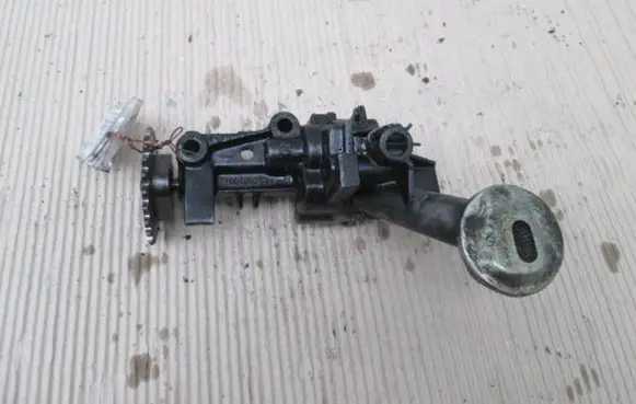 Volvo S40, V40 Oil pump 