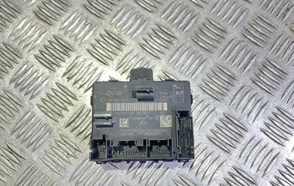 Volkswagen PASSAT B8 Door control unit/module 5Q0959593F