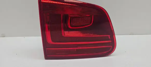 Volkswagen Tiguan Tailgate rear/tail lights 178957
