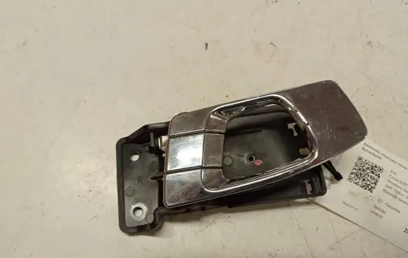 KIA Carens I Front door interior handle