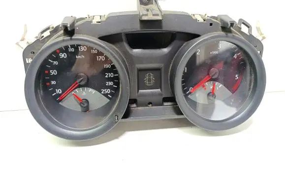 Renault Megane II Speedometer (instrument cluster) 8200399693