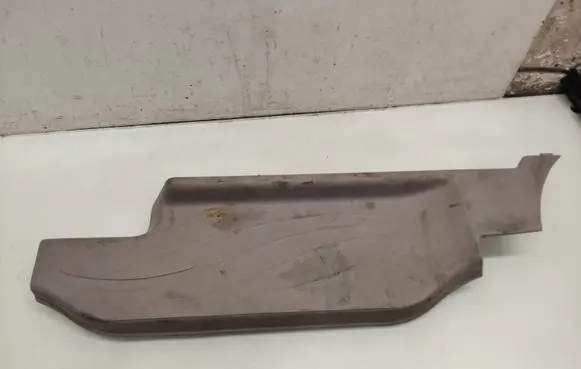 Mitsubishi Grandis Rear sill trim cover MR576167