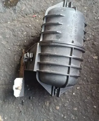 Vacuum air tank