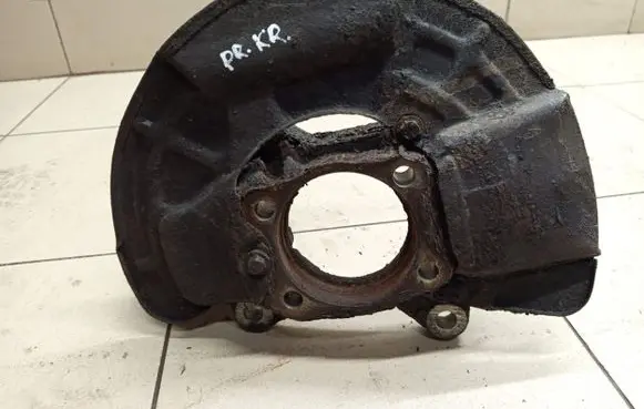 Volvo XC90 Front wheel hub spindle knuckle