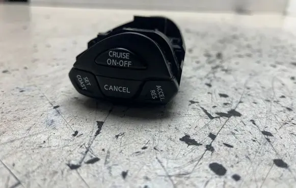 Nissan X-Trail T30 Steering wheel buttons/switches 255519H200 2145RN