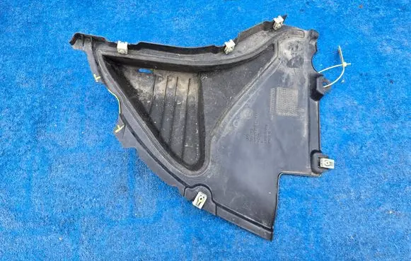 BMW 5 G60 G61 Front wheel arch liner splash guards 5A8FF68