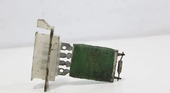 Ford Focus Heater blower fan relay 1R12R29 5U40112R46