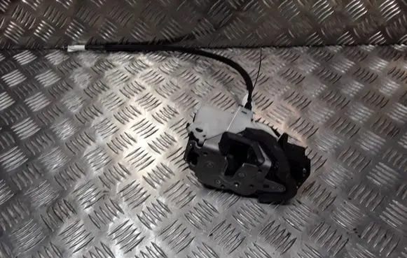 Opel Insignia A Front door lock 13577980 11E071