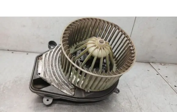 Volkswagen PASSAT B5 Heater fan/blower 8D1820021