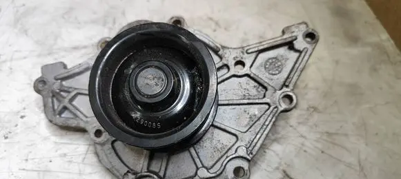 Volkswagen PASSAT B5.5 Water pump 1829008S