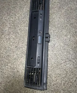 BMW 3 E36 Dash center air vent grill 8162022