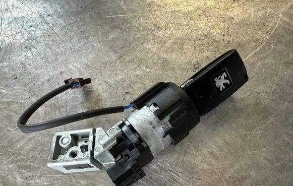 Peugeot 3008 I Ignition lock 36410600