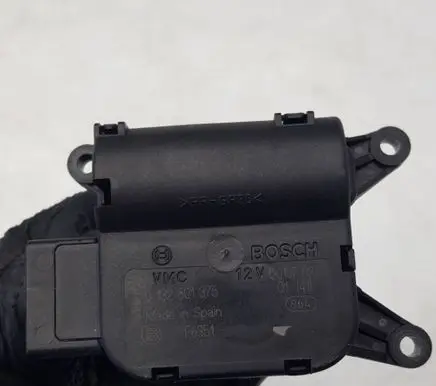 Volkswagen Crafter Air flap motor/actuator 0132801375