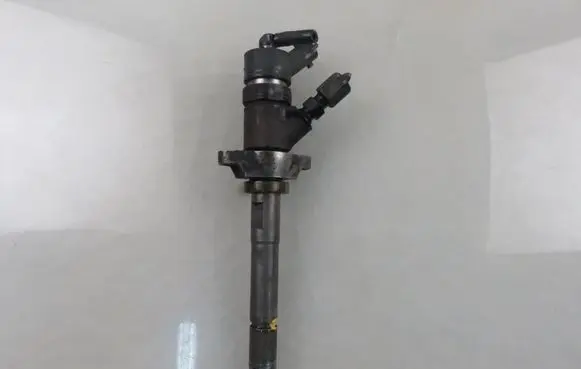 Fuel injector