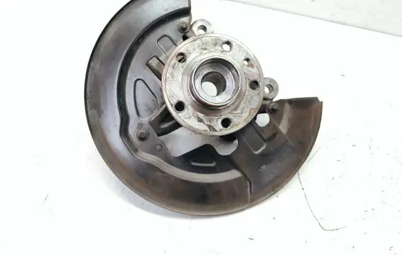 Volvo XC60 Front wheel hub 7G913K170M