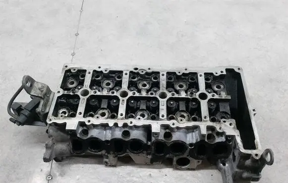 BMW 3 E90 E91 Engine head 7797676067797678