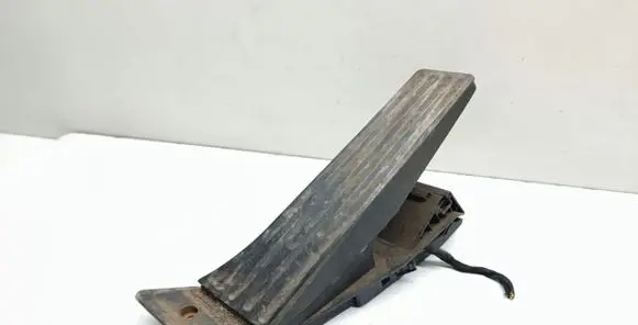 BMW X1 E84 Accelerator throttle pedal 6860785 35426860785