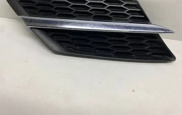 Toyota RAV 4 (XA40) Front bumper upper radiator grill 5312342010 5310542010 5310542020