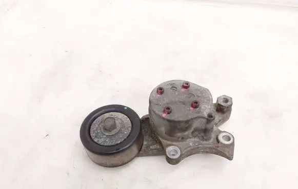 Toyota Hilux VIII Generator/alternator belt tensioner 