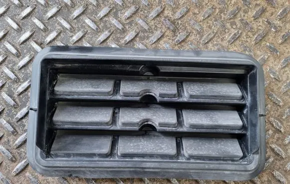 Dodge Challenger Quarter panel pressure vent 68170766AB