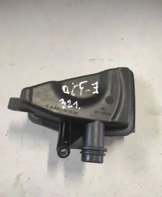 Mercedes-Benz E W211 Intake resonator A6421400087
