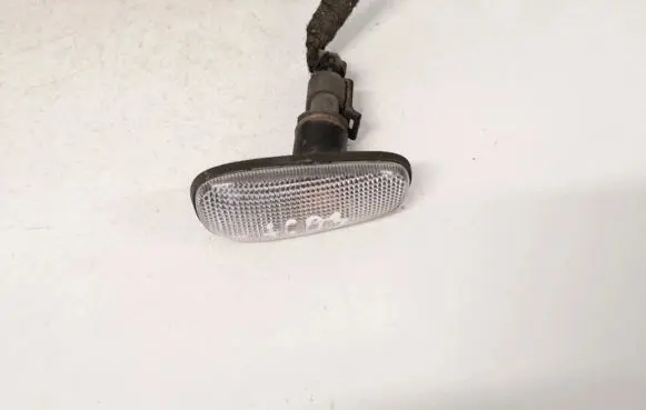 Opel Astra G Front fender indicator light 90560403