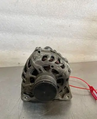 Renault Captur Generator/alternator 231008918R