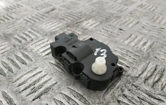 Mercedes-Benz S W222 Intake manifold valve actuator/motor EFB490 K9749007