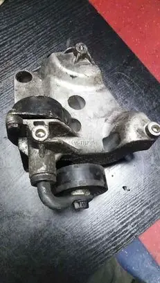 BMW 3 E46 A/C compressor mount bracket 7787319