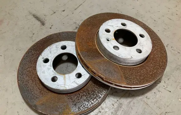 Volkswagen Polo VI Front brake disc