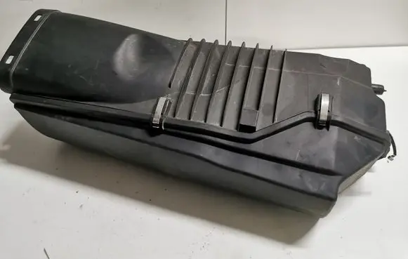 Mercedes-Benz E W211 Air filter box A6460900601