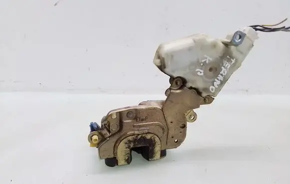 Nissan Terrano Front door lock 8055391L66