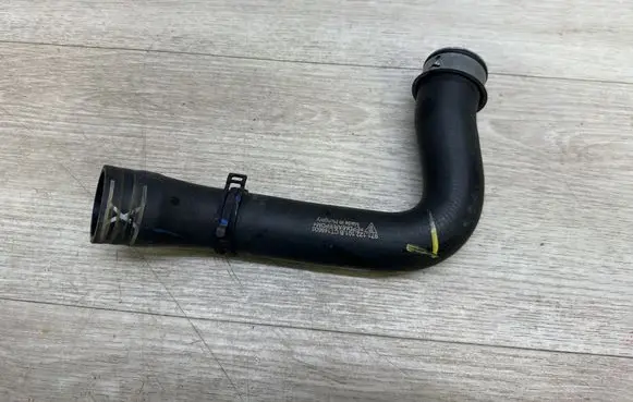 Porsche Panamera (971) Engine coolant pipe/hose 971122101B