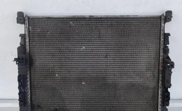 Mercedes-Benz ML W164 Coolant radiator A1645001103