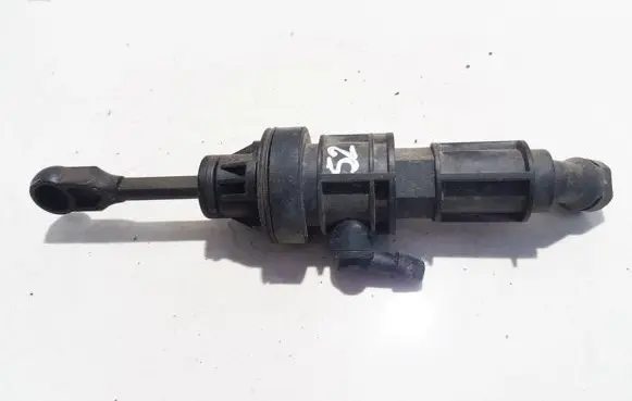 Mitsubishi Outlander Clutch master cylinder MN100486