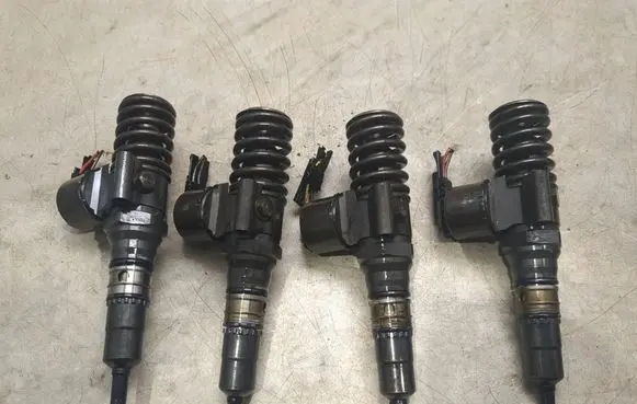 Audi A3 S3 8P Fuel injectors set 0414720404
