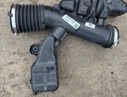 Jeep Grand Cherokee WL Intake resonator 68376821AB