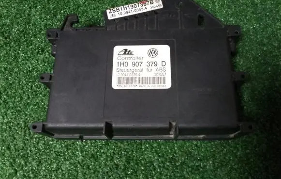 Volkswagen Golf III ABS control unit/module 1H0907379D 10094103204 10094103434
