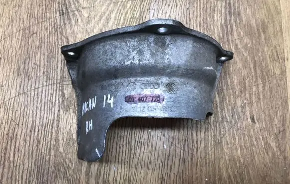 Porsche Macan (95B) Driveshaft support bearing bracket 8K0407720