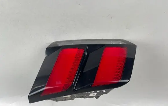 Peugeot 3008 II Tailgate rear/tail lights 9810477780