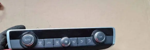 Audi Q3 F3 Climate control unit 83A820043D 901565060002