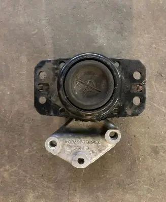 Peugeot 3008 I Engine mount bracket 9636583980 9636270080 9635845880