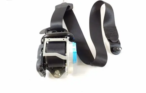 Infiniti Q30 Front seatbelt A1768602185