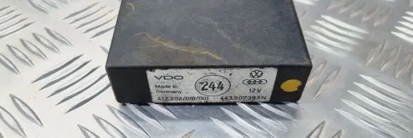 Volkswagen Golf II Other relay 443907393N