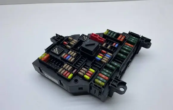 BMW 5 F10 F11 Fuse module 9234423 9234423-01