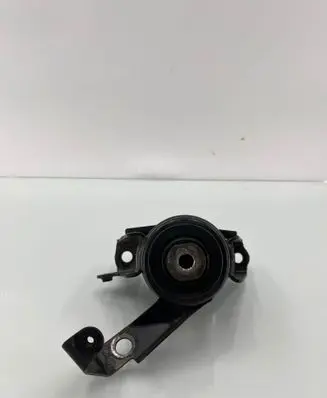 Toyota Corolla Verso AR10 Engine mount bracket 