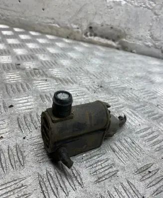 Hyundai Santa Fe Windscreen/windshield washer pump 985103E000