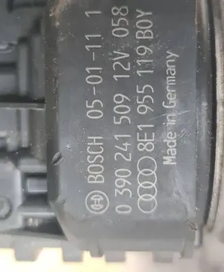 Audi A4 S4 B7 8E 8H Wiper motor 8E1955119BQ 0390241509