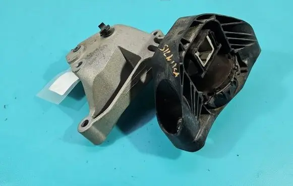 Renault Megane IV Engine mounting bracket 112327345R IMPRK1514012