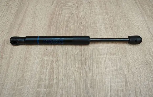 BMW X6 G06 Front bonnet/hood damper/strut 7418188